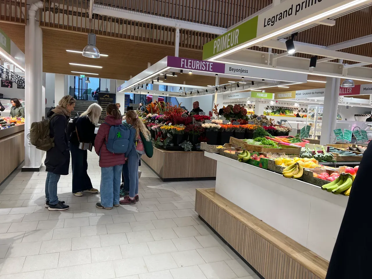 Markt Mai­son Rouge Meu­don